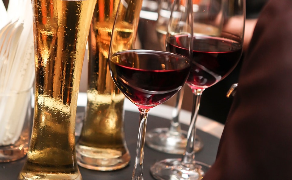 ビールと赤ワイン